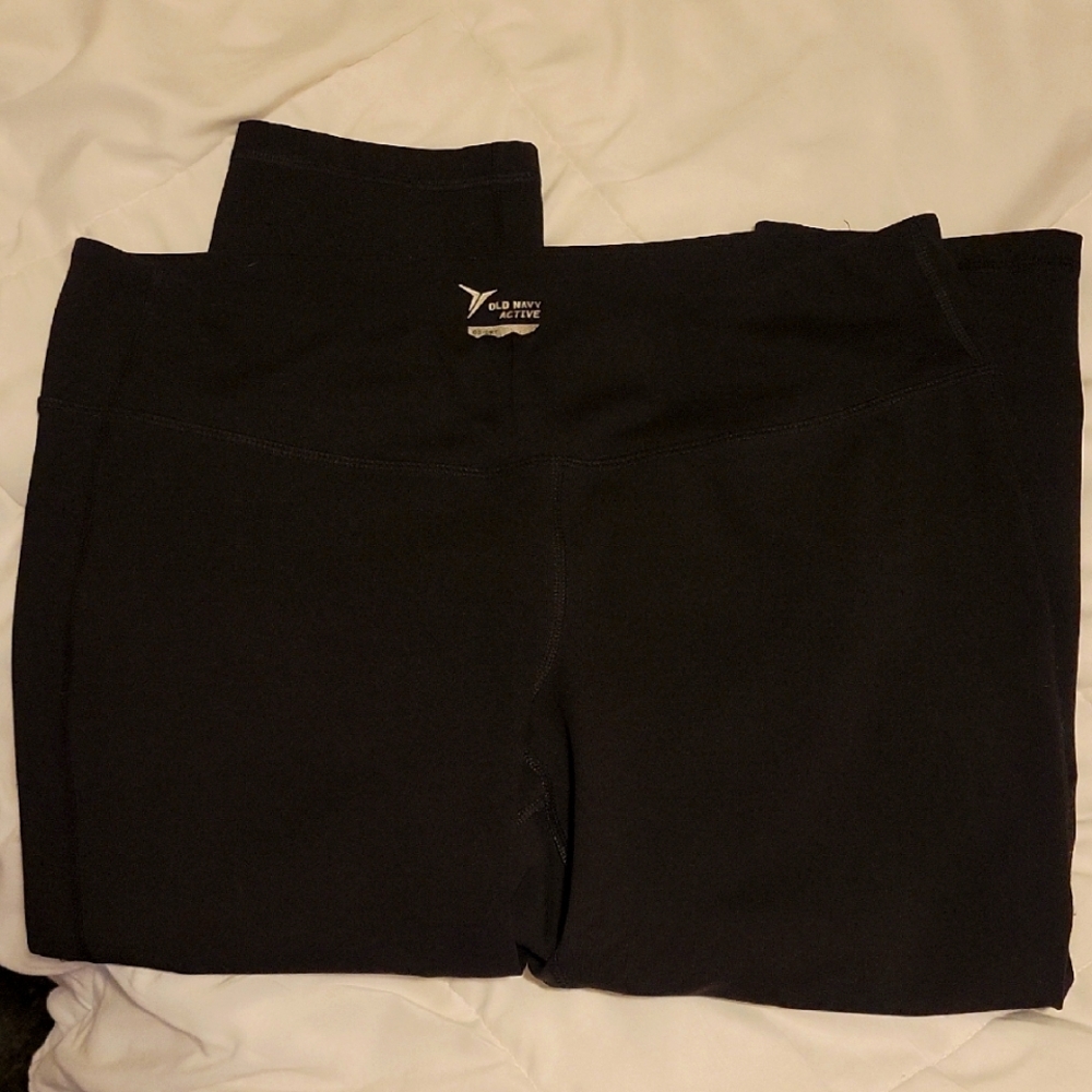 Old Navy Active Capri